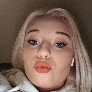 Meet your Posher, Zoe